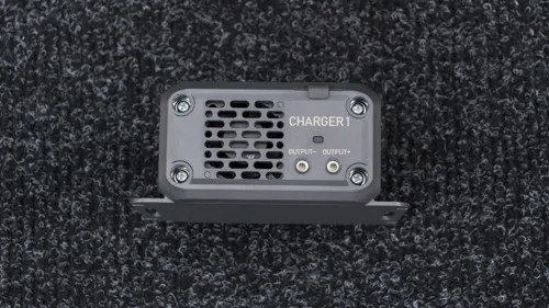 BLUETTI Charger 1: right ports