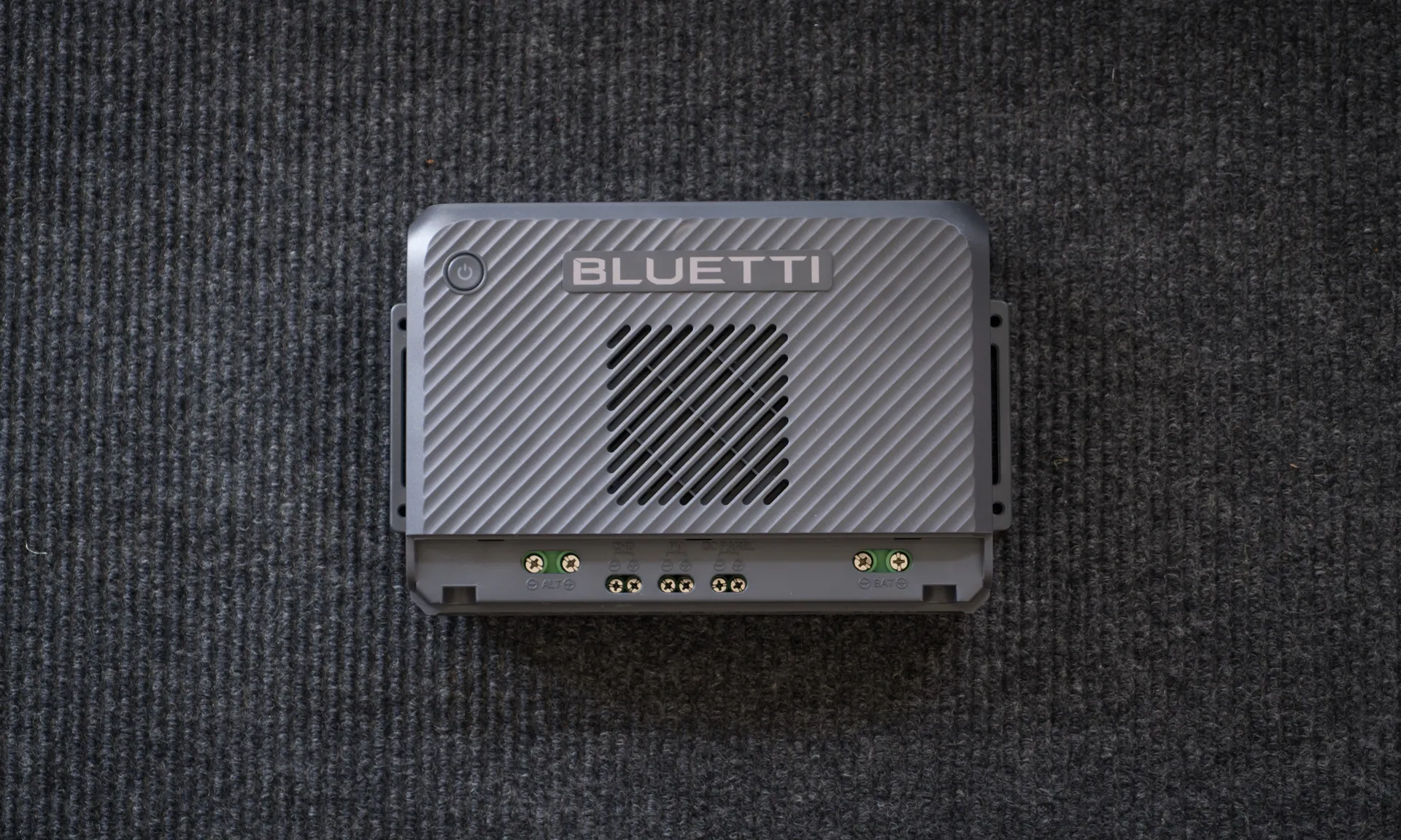 BLUETTI Charger 2: cover off