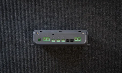 BLUETTI Charger 2: bottom ports, cover off